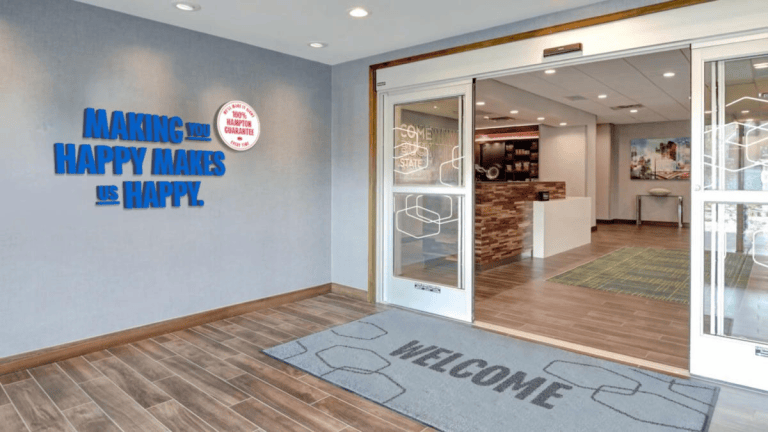 Hampton Inn Redesign: Revitalizing Brand Identity and Guest Spaces ...